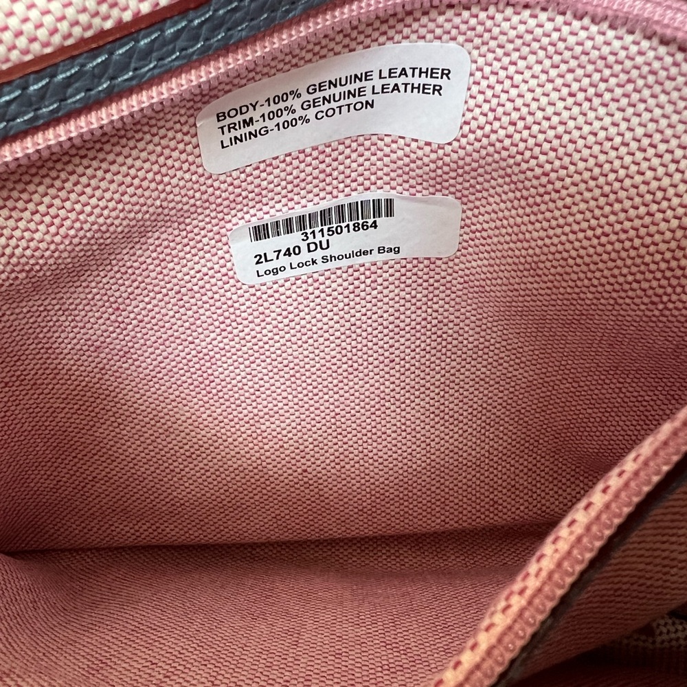 Dooney and Bourke Sky Blue Hobo Satchel, Kisslock & Key Fob set (3 pieces) - Picture 11 of 12